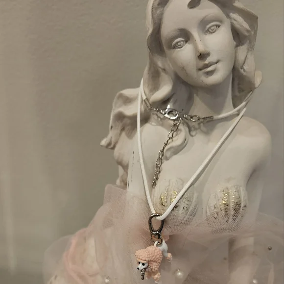POODLE LOVE PINK WHITE CORDED NECKLACE - Picture 4 of 5